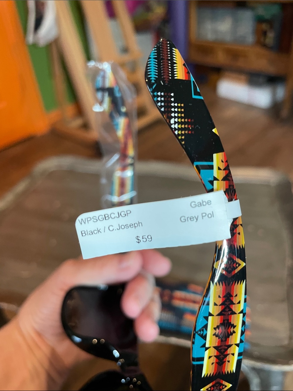 Pendleton Black Sunglasses with Turquoise & Orange Patterned Case - Picture 4 of 5